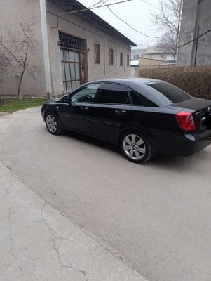 Lacetti sotiladi