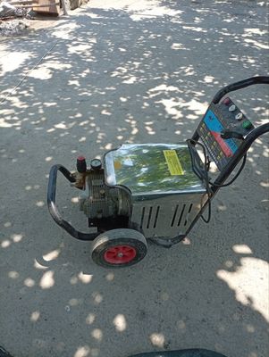 Karcher bir oy ishlagan