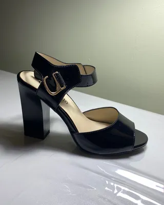 Продам босоножки