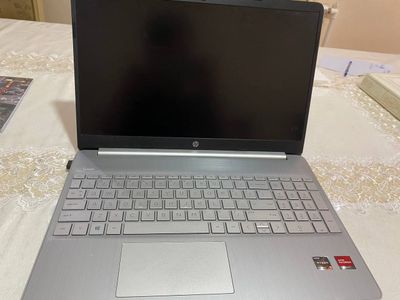 HP 15.6 Laptop ryzen 5 5500u