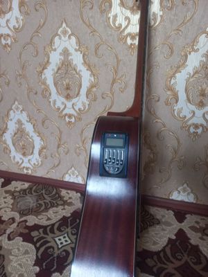 Daus ag41cm gitara satiladi Baxasi 1.9mln Qulaq tar ekvalayzeri tazada