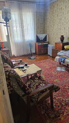 Сдаётся 1/4/4,массив Ялангач, ор-р базар Ялангач, супермаркет Фемели !