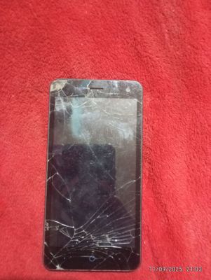 ZTEbladeL  64 xotira zapchas ekran qoʻysa ishlaydi