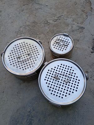 Продам биксы 3 штуки