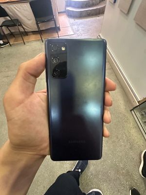 S20fe qora rangda