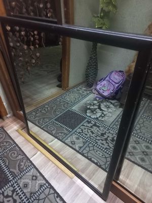 Зеркало в рамке зеркало