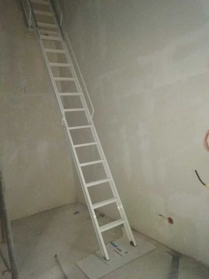Люк на крышу, в техническое помещение, на мансарду