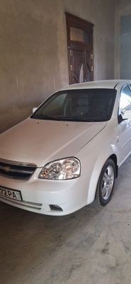 Ласетти 1.8 сотилади
