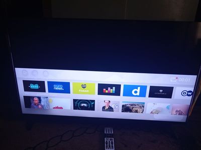 Продам телевизор смарт 43