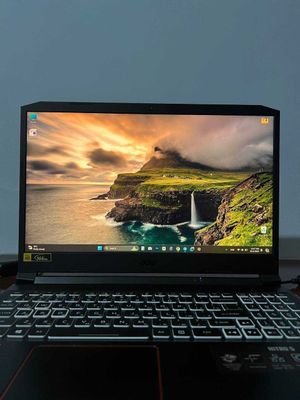 Acer Nitro 5 (Ideal karobka document bor)