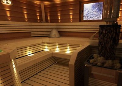 Yengi ochilgan sauna basseyn
