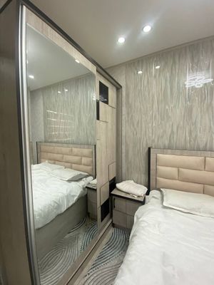 Bodomzor metroga va Minor masjidi yaqnida kvartira bor