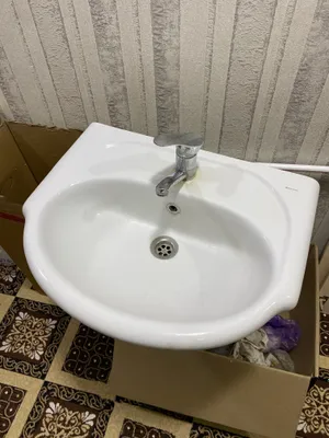 продаю раковина с подставкой фирма Керамин