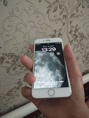продаётся айфон 8