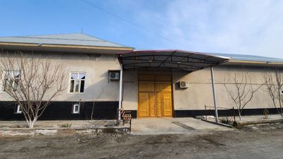 Ховли сотилади Эски шахар Мохинур туйхонани орка кучасида