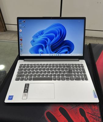 Lenovo ideapad 1i