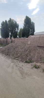Топырак бар. Бесплатно. Кебир ауылда. Зор маркеттин арты