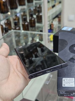 Samsung S22 Ultra xotirasi 12/256GB