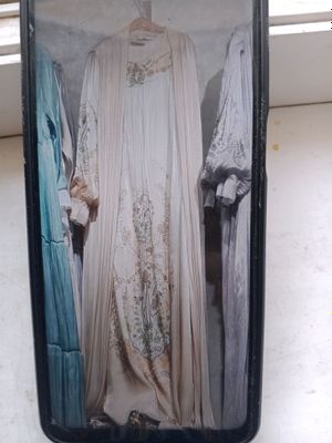 Abaya bir marta kiyilgan  ,1000000 million  summa