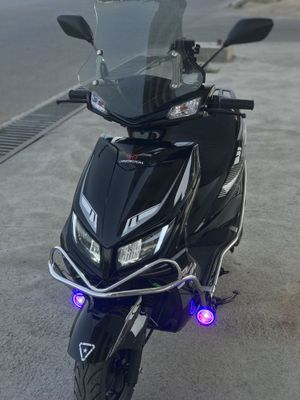 Sukuter benzinli motosikl