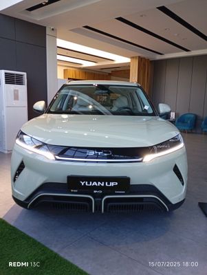 BYD Yuan Up rasmiy dillerdan xarid qiling 2025