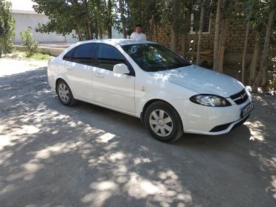 Chevrolet Gentra sotiladi.