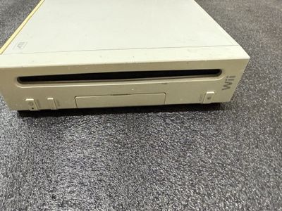 Продам WII приставку