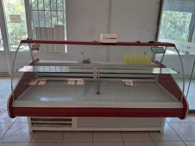 Vitrina xaladilnik ideal