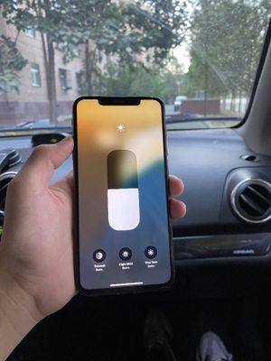 Iphone xs max sotladi