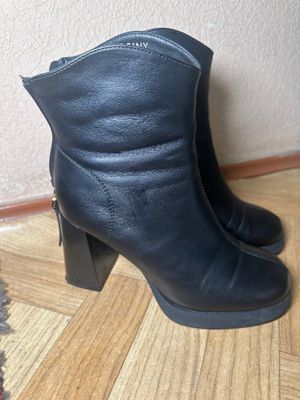 Ботинки из натуральной кожи