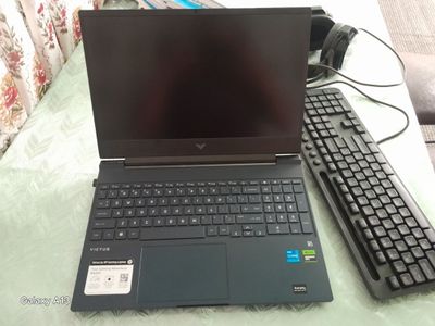 Victus 8/512 core i5