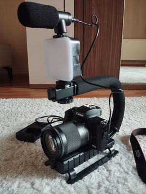 Продаю Canon EOS M50 Mark II + комплект для видеосъёмки