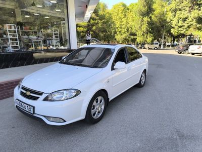 Lacetti gentra sotladi avtomat
