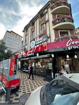 Продаётся готовый бизнес: кофейня + хот-дог в отличной локоции