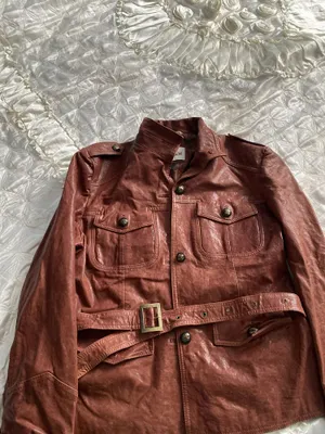 Продаеться обувь