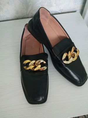 Oyoq kiyim 40 razmer