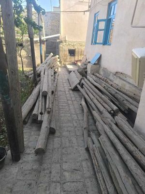 Ёғоч тахталар, қалама, лагалар сотилади. Манзил Бухоро шаҳар.