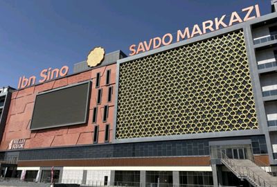 Ibn Sino Savdo Markazida do'kon sotiladi