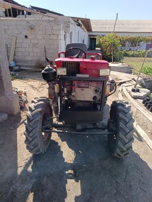 Mini traktor 4×4