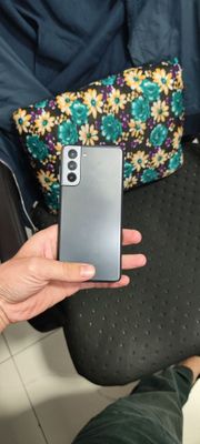 Samsung S21. Ideal