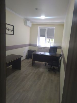 Аккуратный Офис с мебелью на Катартале