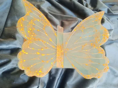 Lavx .qo'l mehnati epoksi smoladan yasalgan