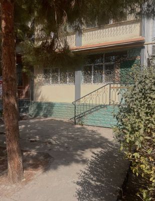 Продается квартира на сергели вдоль дороги под коммерческое