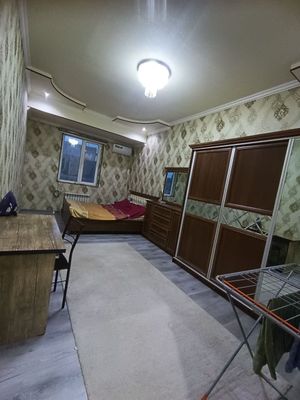 5-мкр,Навруз томонда жойлашган 1 хонали квартира ижарага берилади