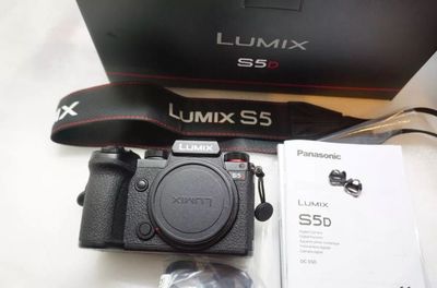 LUMIX S5 D Body Sotiladi. Yengi Kamera