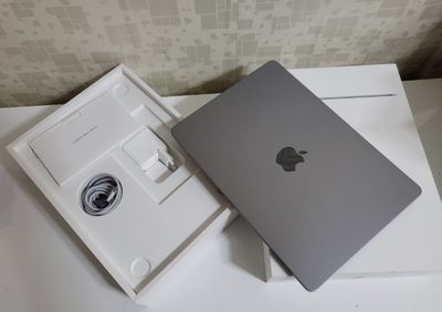 Macbook Air M2 spacegray 13 dyum 16GB Ram/512 GB ssd yangi sotiladi