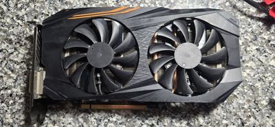 Видеокарта Gigabyte RX 580 4gb Aurus. Возможен обмен. Доставка.