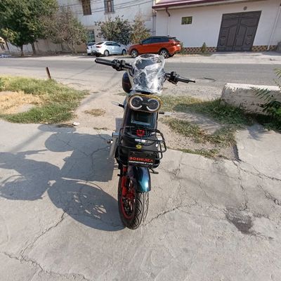 Скутер бошижеа один местный