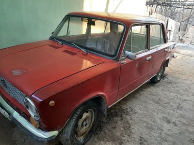 Lada 2101 sotiladi