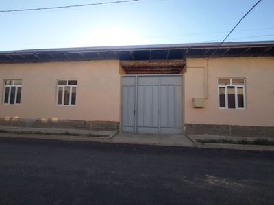 Hovli sotiladi manzil: Karmana tuman Arg'un mfy